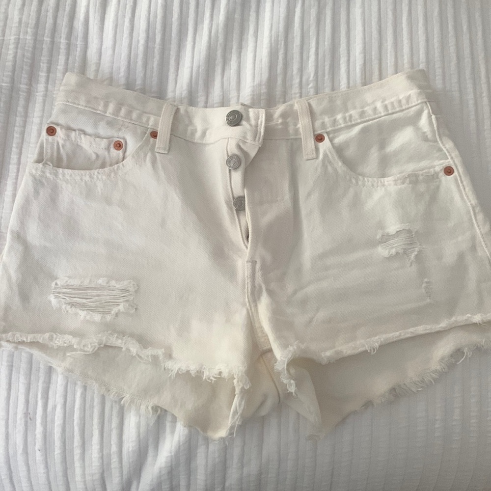 White Levi denim shorts. Size 27. Only worn one time.